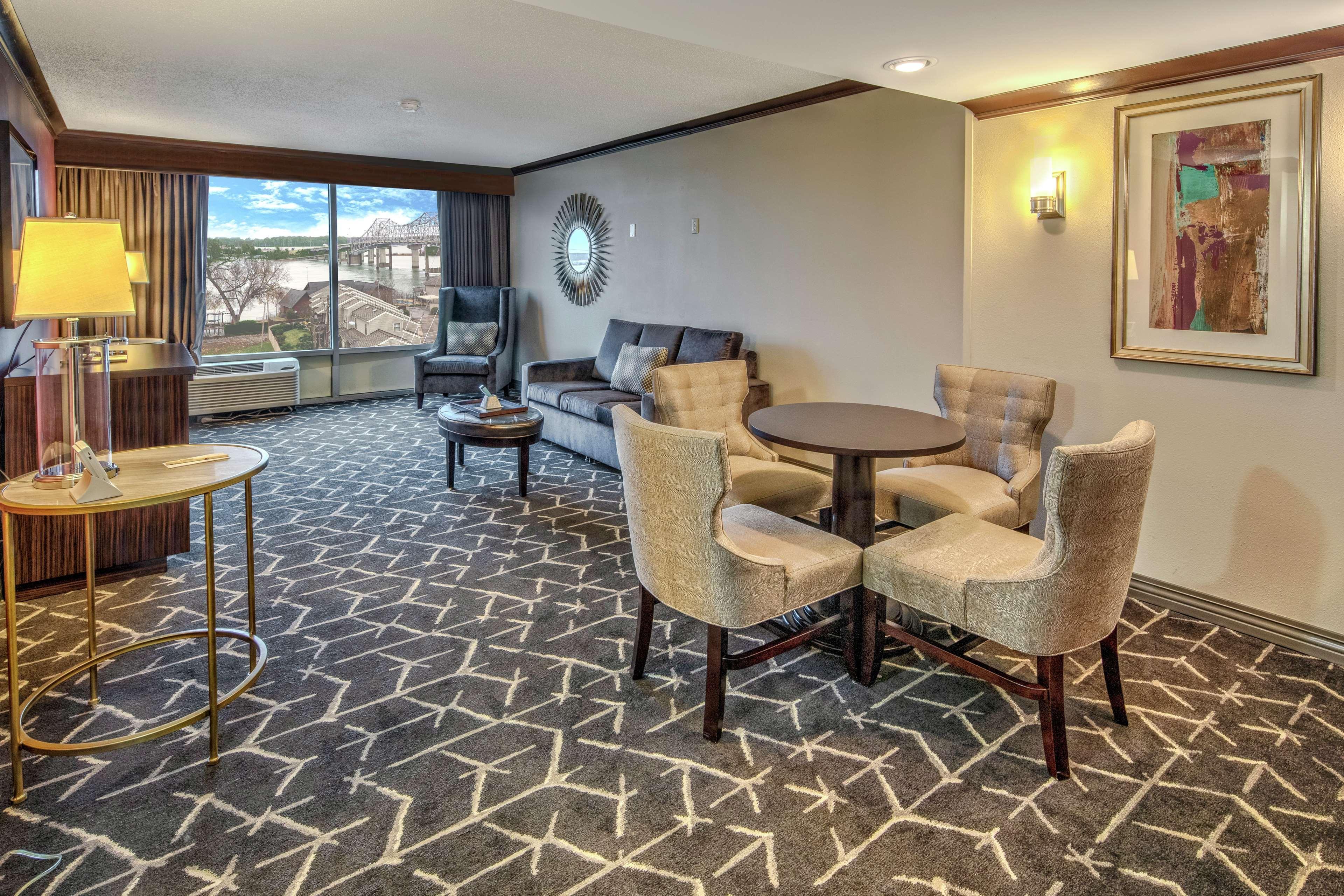Doubletree By Hilton Decatur Riverfront Buitenkant foto