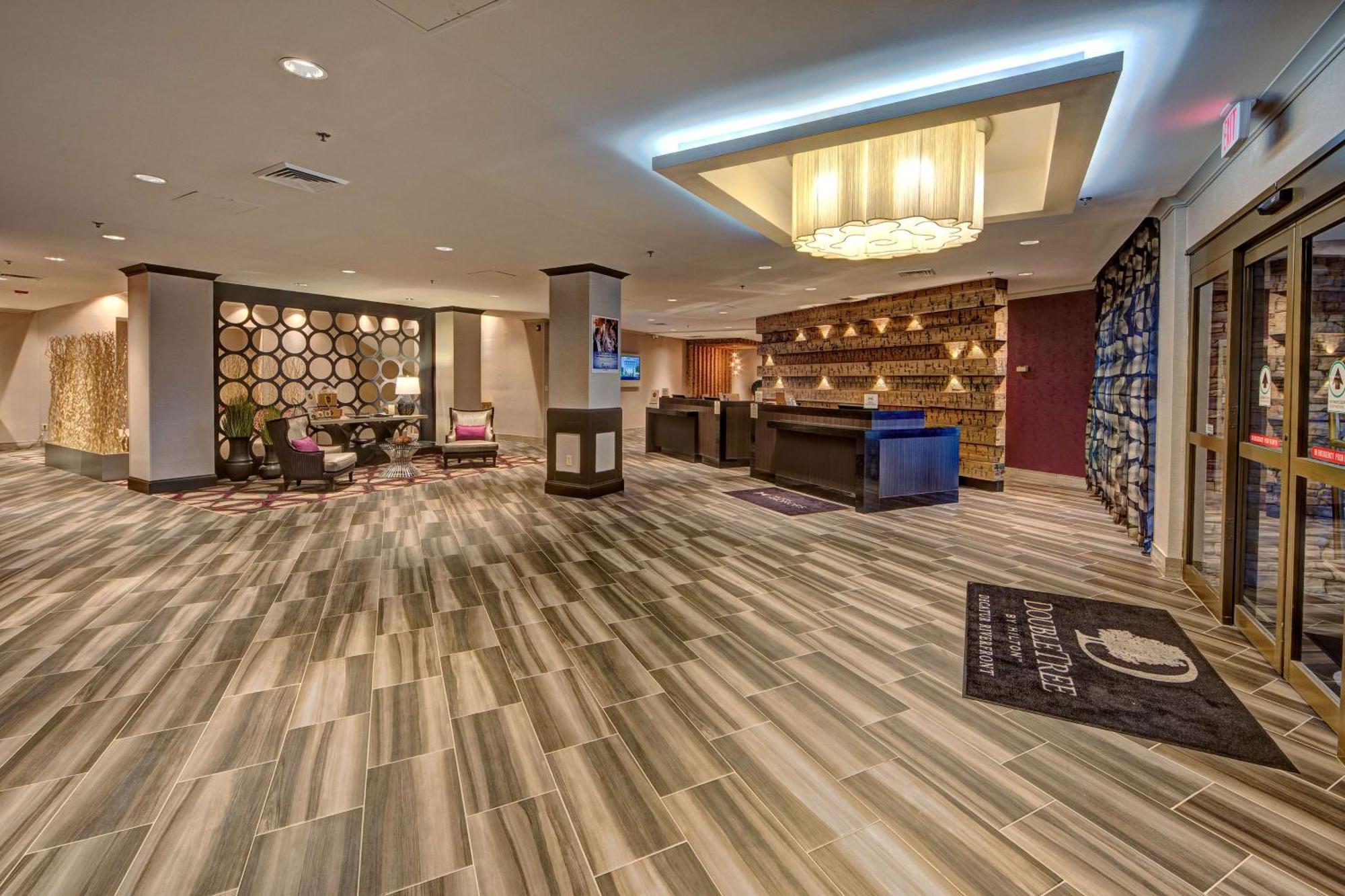 Doubletree By Hilton Decatur Riverfront Buitenkant foto
