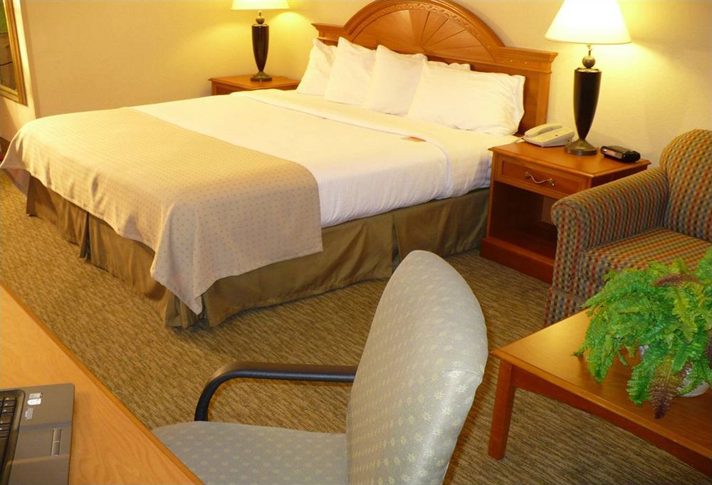 Doubletree By Hilton Decatur Riverfront Kamer foto
